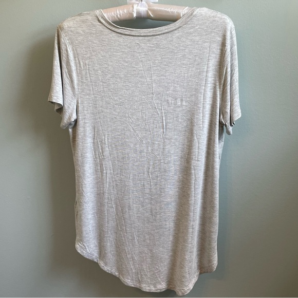 Abercrombie & Fitch Women’s V Neck High Low Loose Fit T Shirt Size M Light Grey - Picture 3 of 6